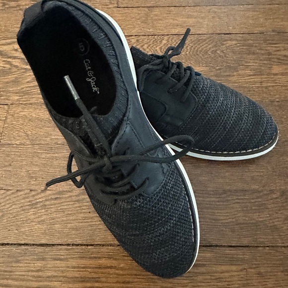 EUC • Boys Lace Up Oxfords - Picture 1 of 4
